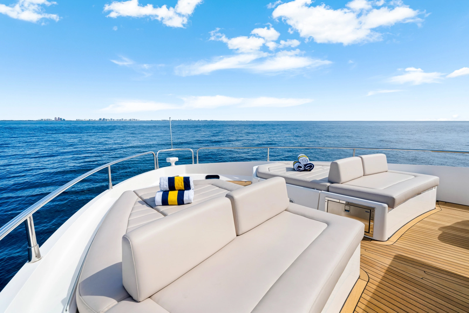 2020 Sunseeker 76 Yacht