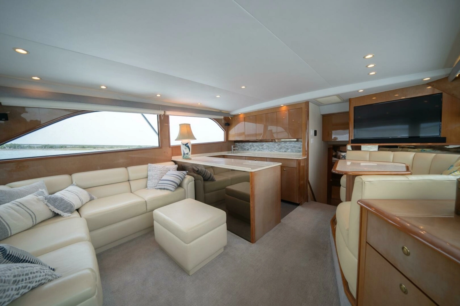 2005 Viking 52 Convertible 