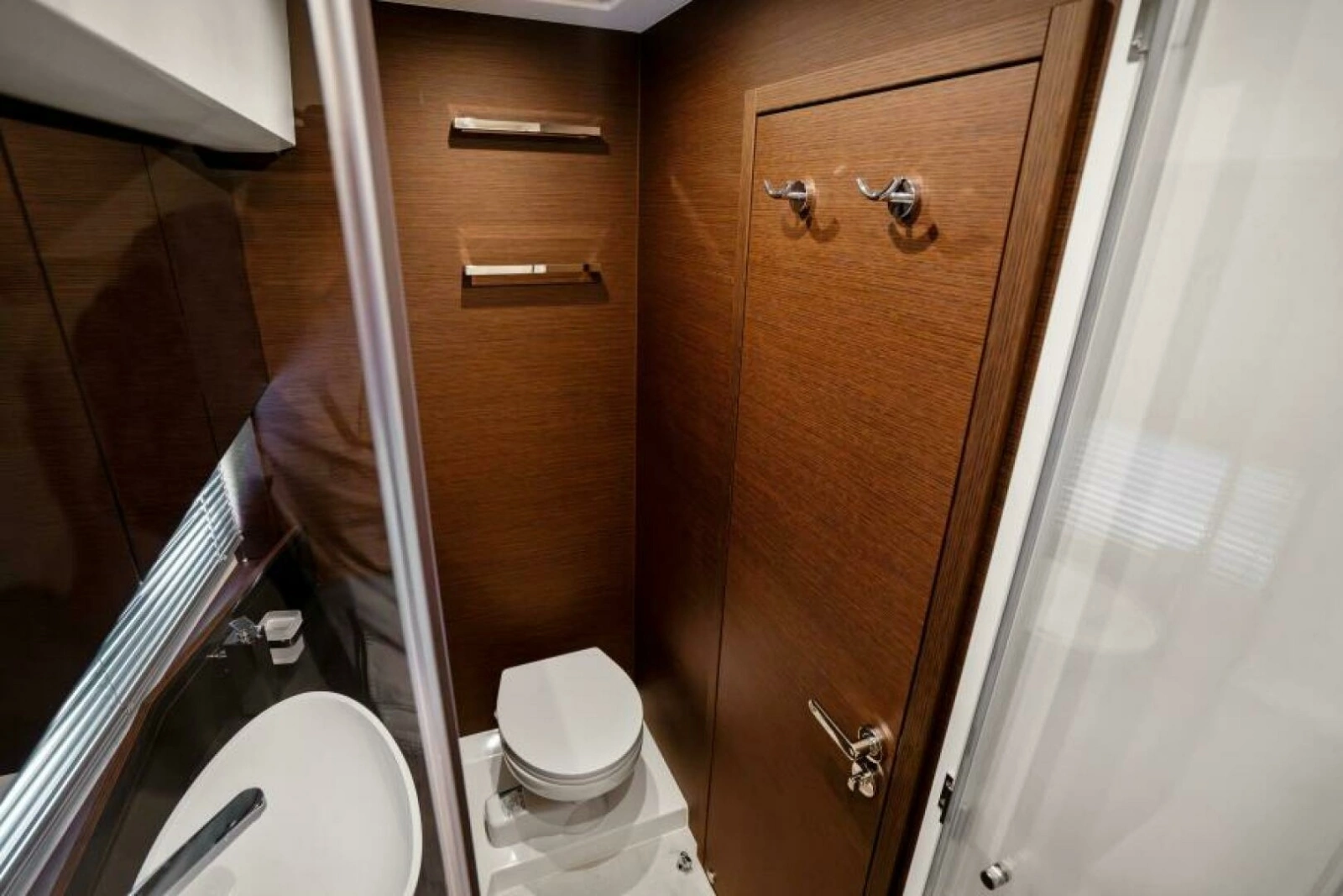 2024 46 Prestige Flybridge -Master Stateroom Head