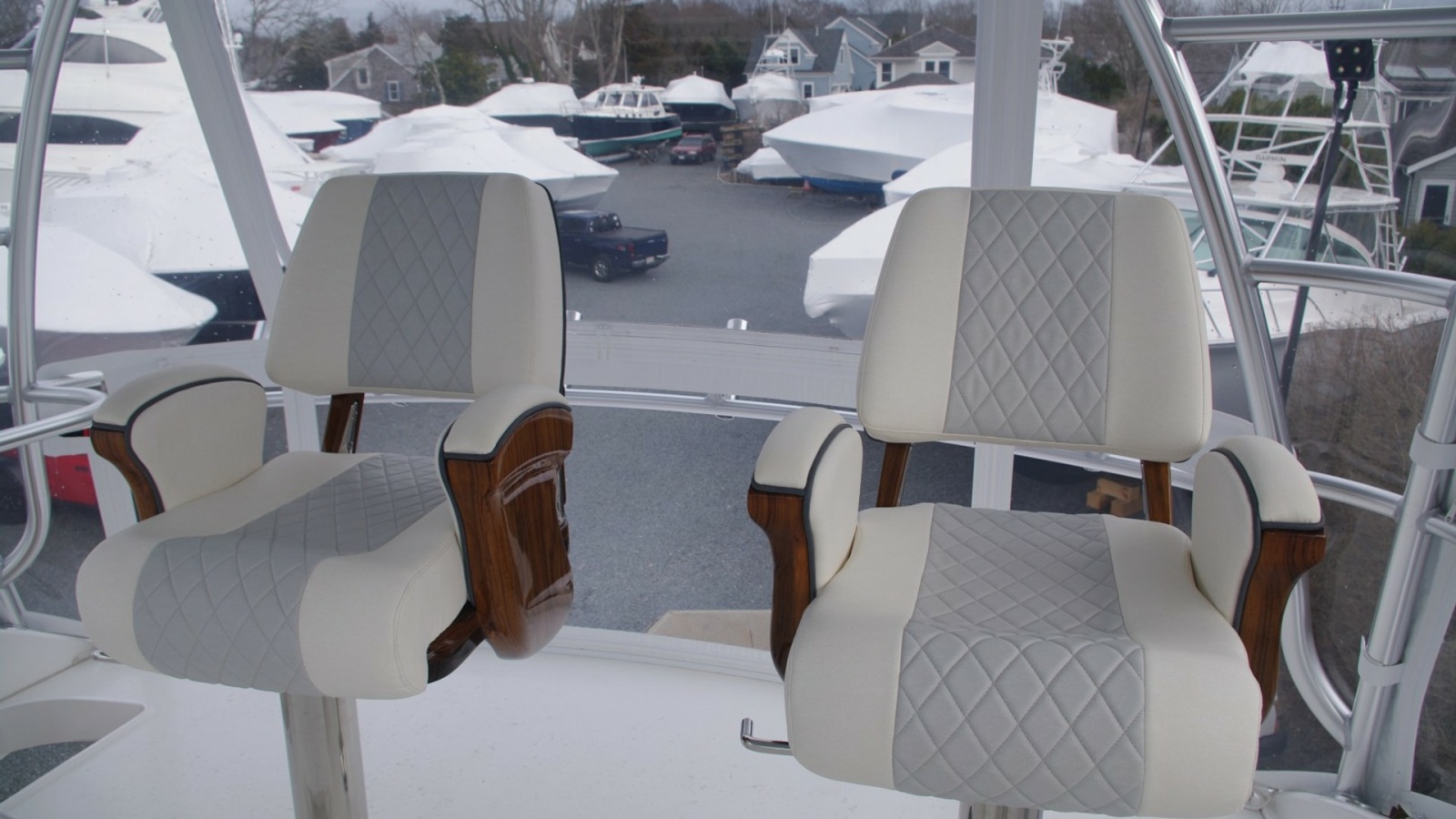 58' 2020 Viking 58 Convertible