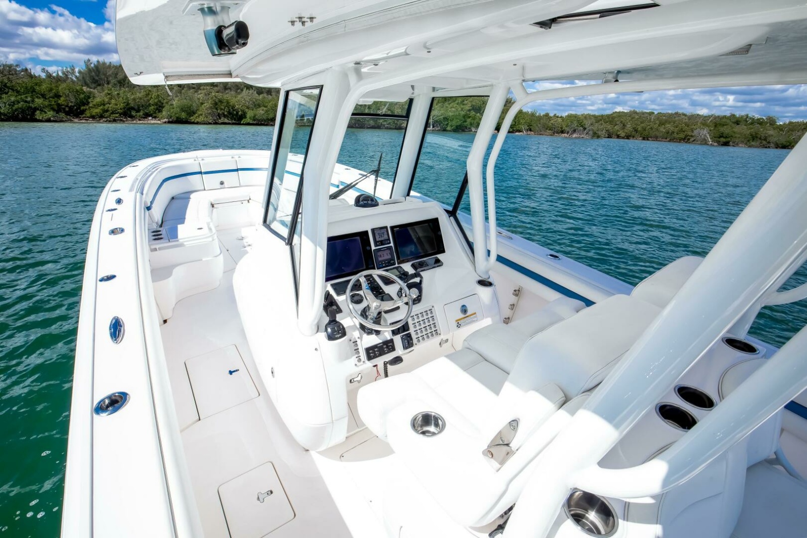 Intrepid 375 - Deck/Helm