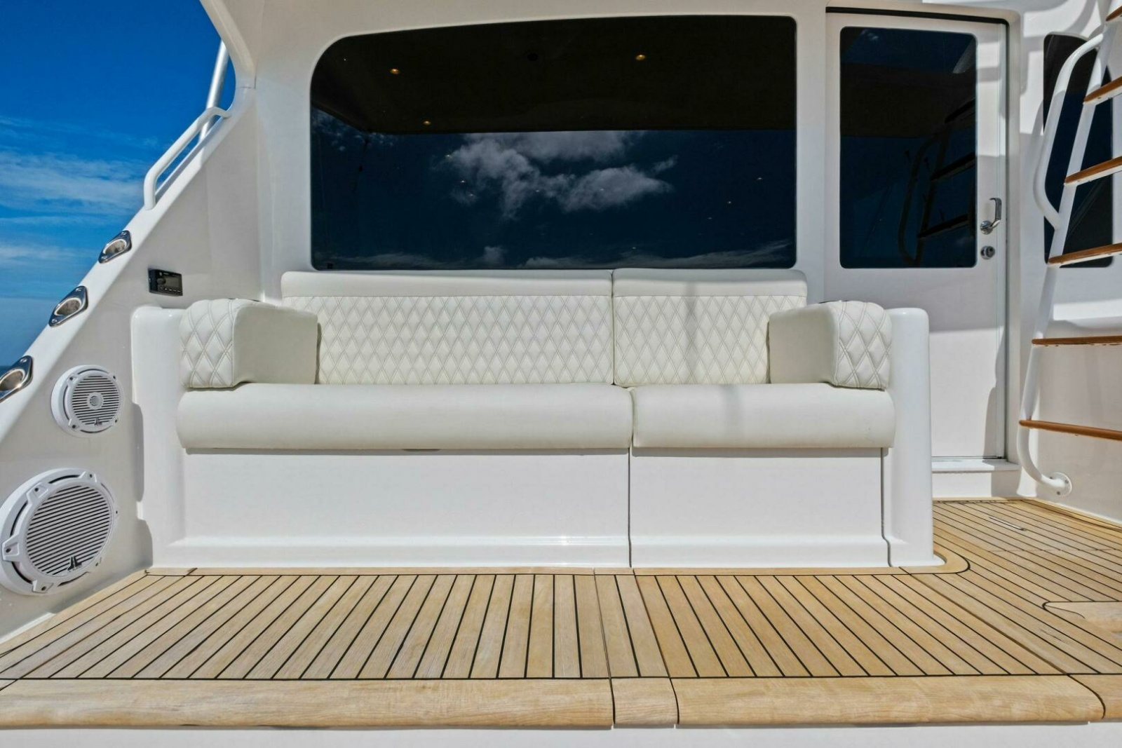56' 2006 Viking 56 Convertible