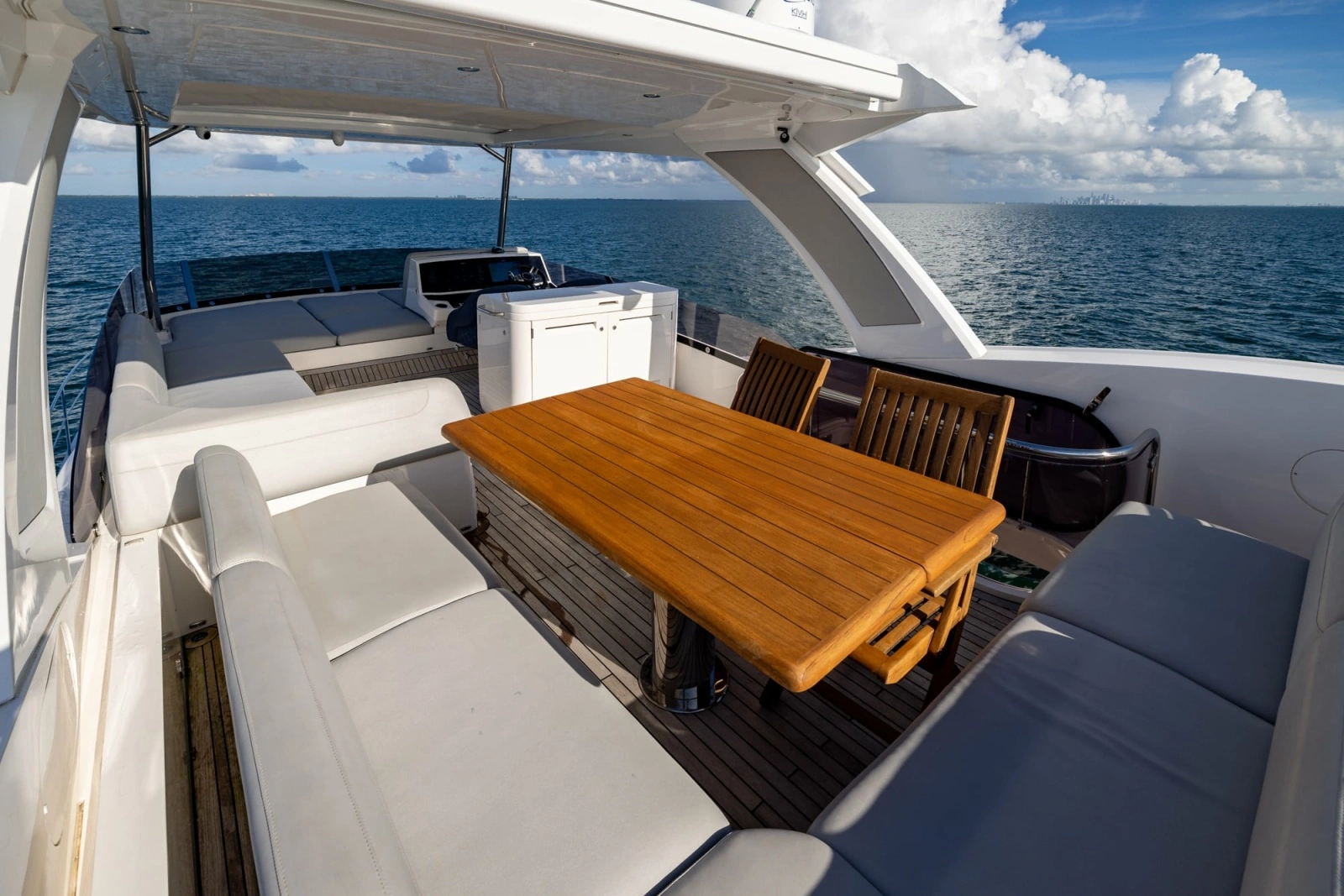 2022 Sunseeker Manhattan 68