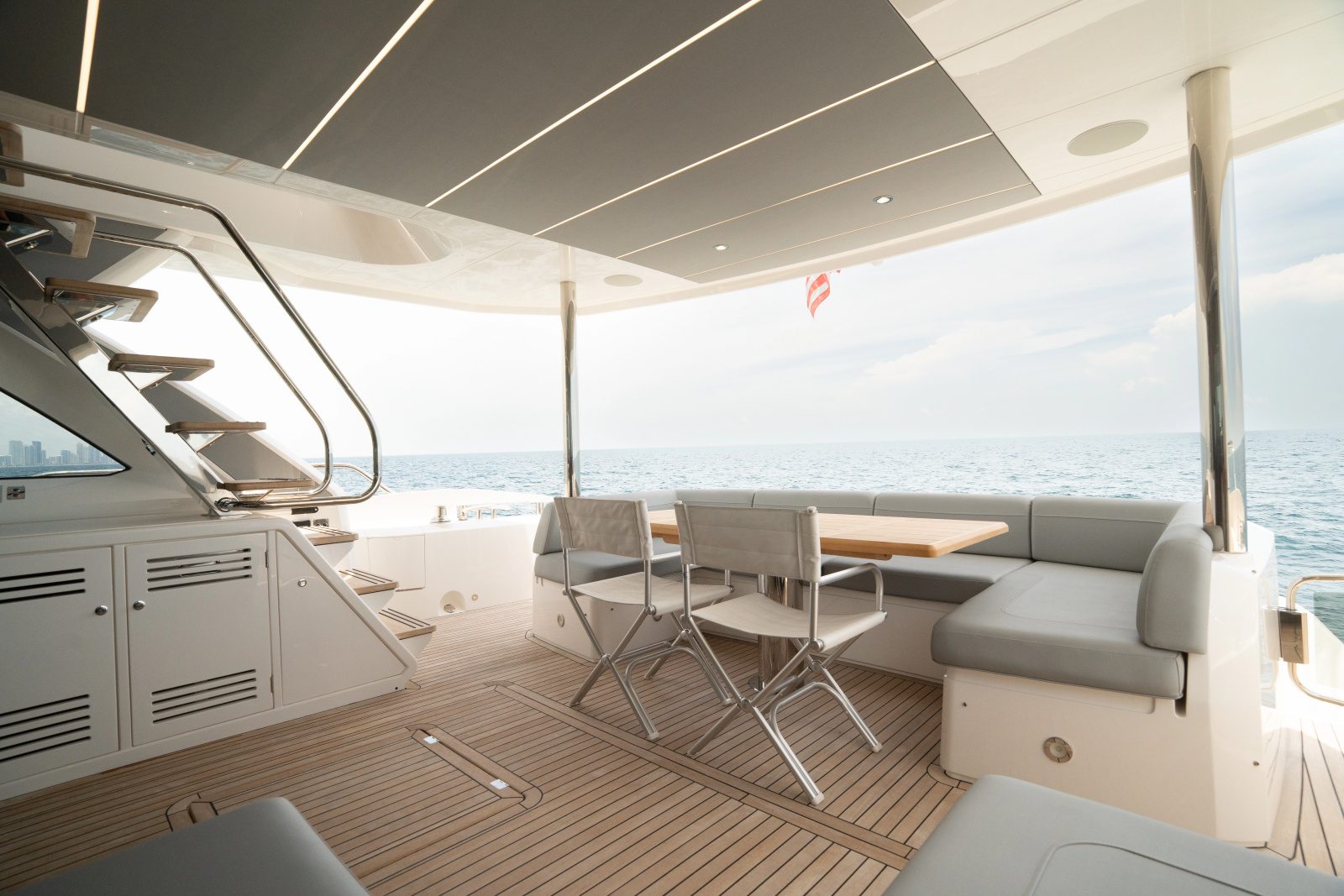 2025 Sunseeker 76 Yacht