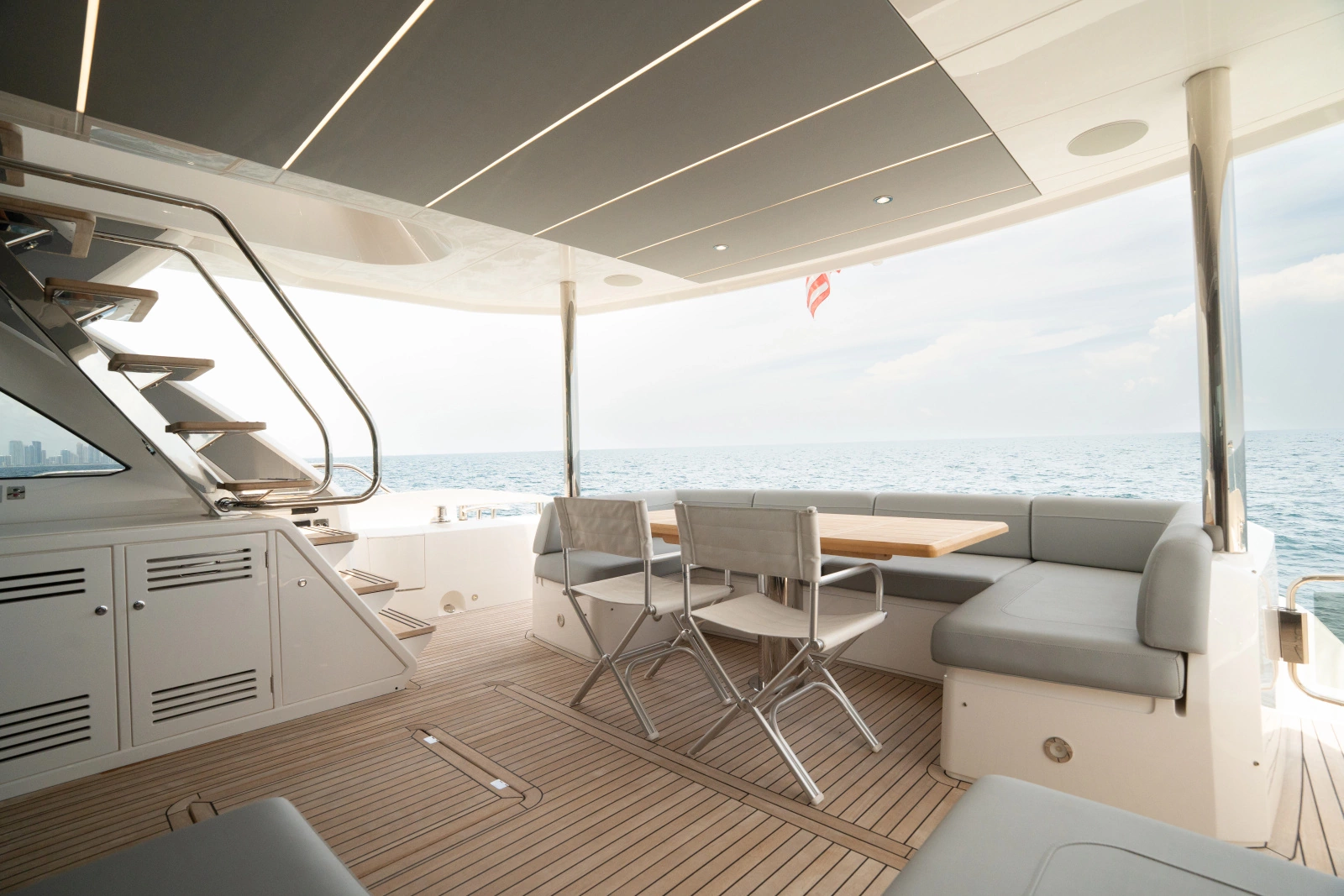2025 Sunseeker 76 Yacht