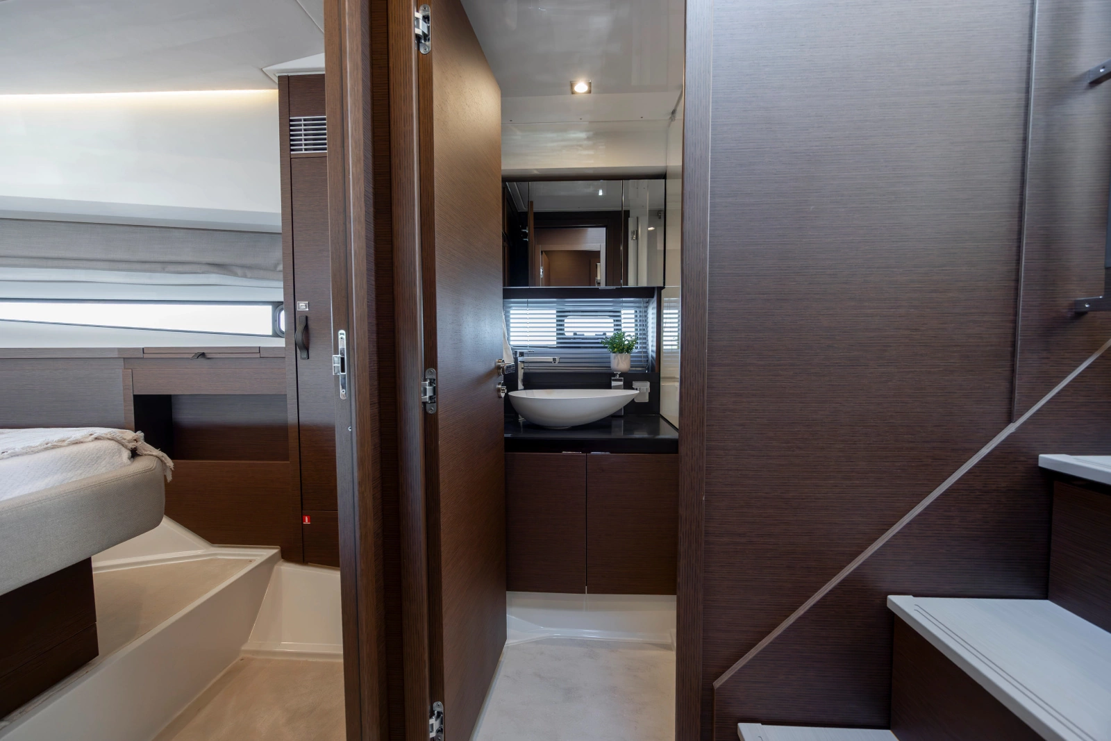2024 Prestige 460