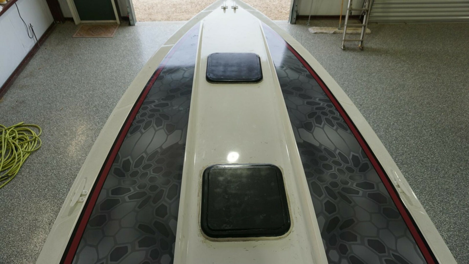 32' 1998 Active Thunder 32 CC