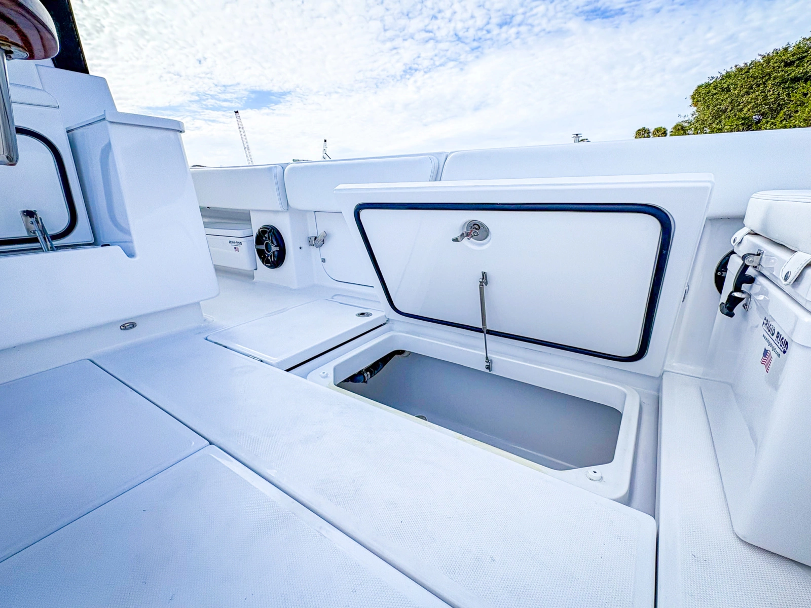 DEALER DEMO 48ft HCB Yacht For Sale