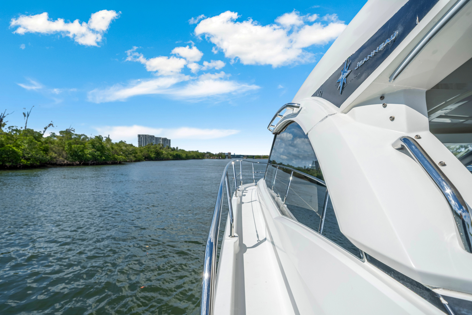 2016 Jeanneau Leader 36
