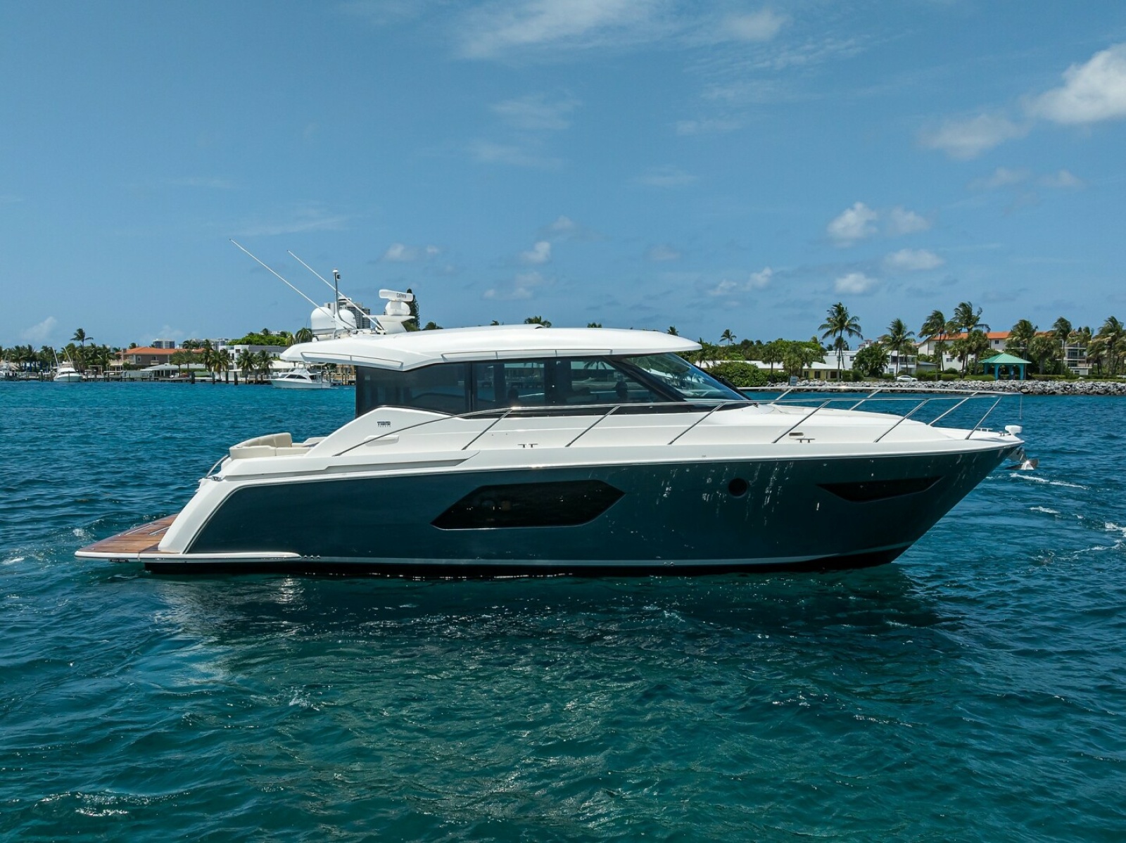 Tiara 49 DEBBIE'S DIAMOND - Starboard Profile