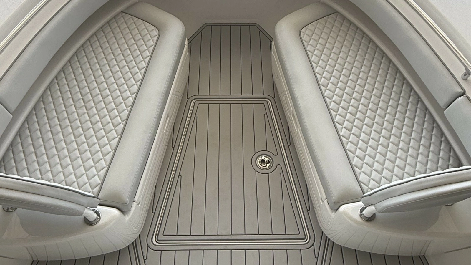 2025 29 Valhalla Boatworks V-29 Gunpowder Forward Seating (1)