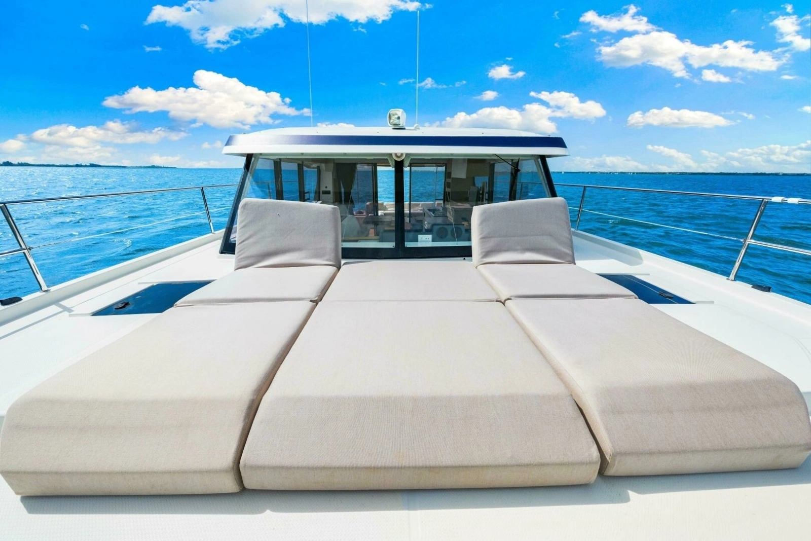 2021 Fountaine Pajot MY4.S - Foredeck