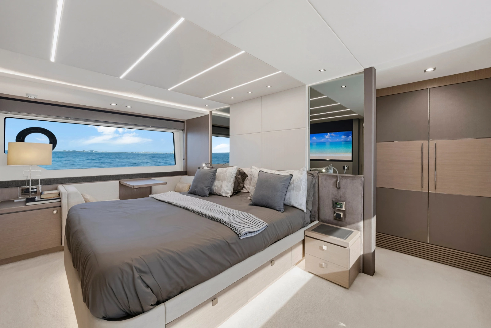 2020 Sunseeker 76 Yacht
