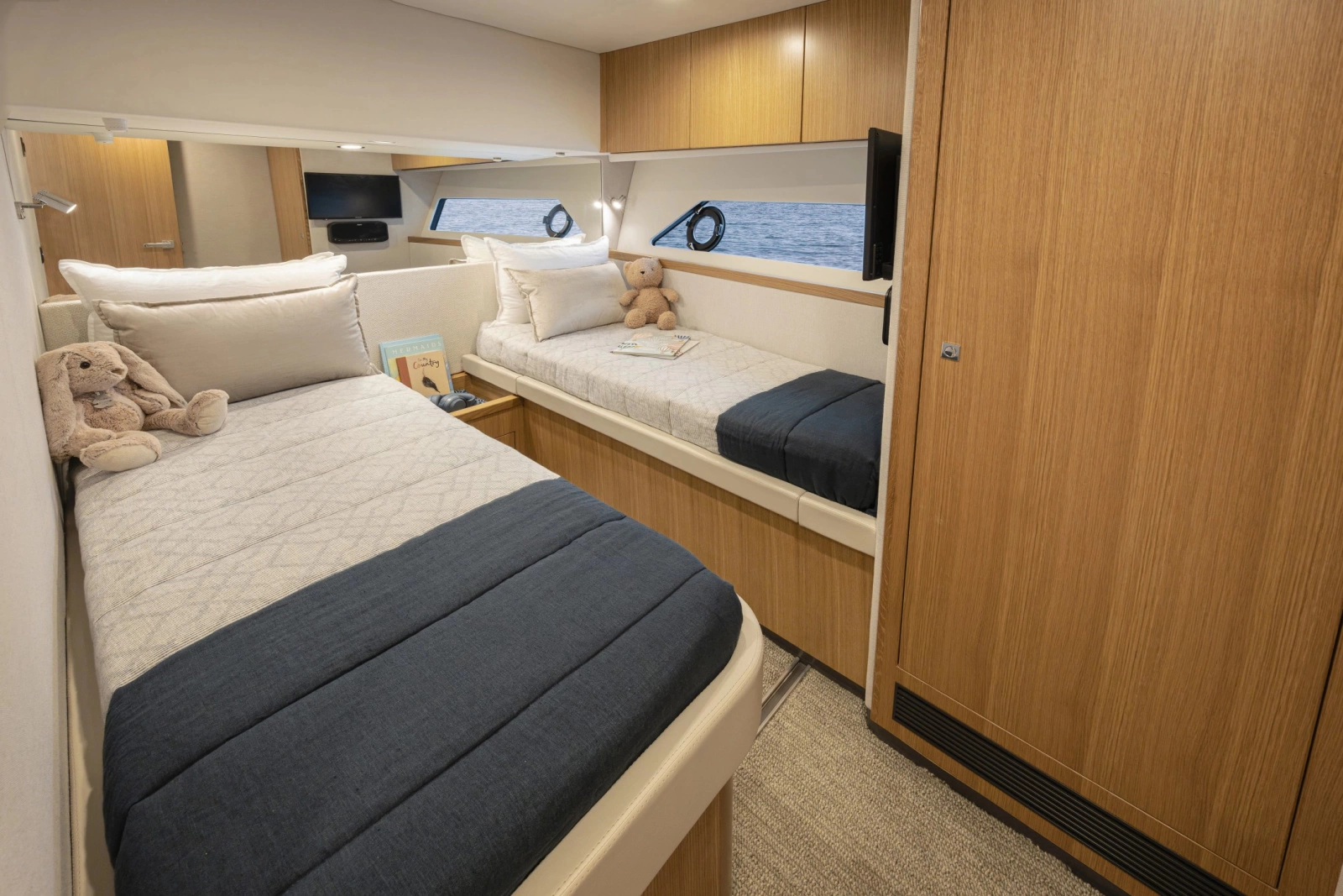 58 Sports Motor Yacht 58ft Riviera Yacht For Sale