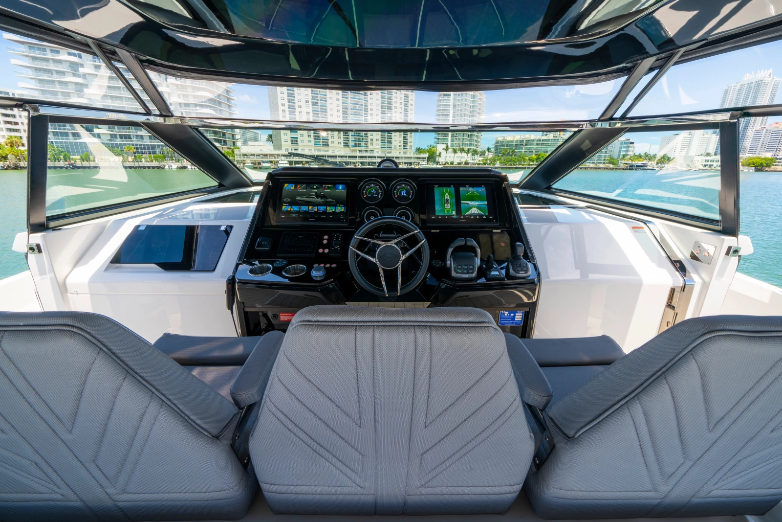 2024 Sunseeker Superhawk 55