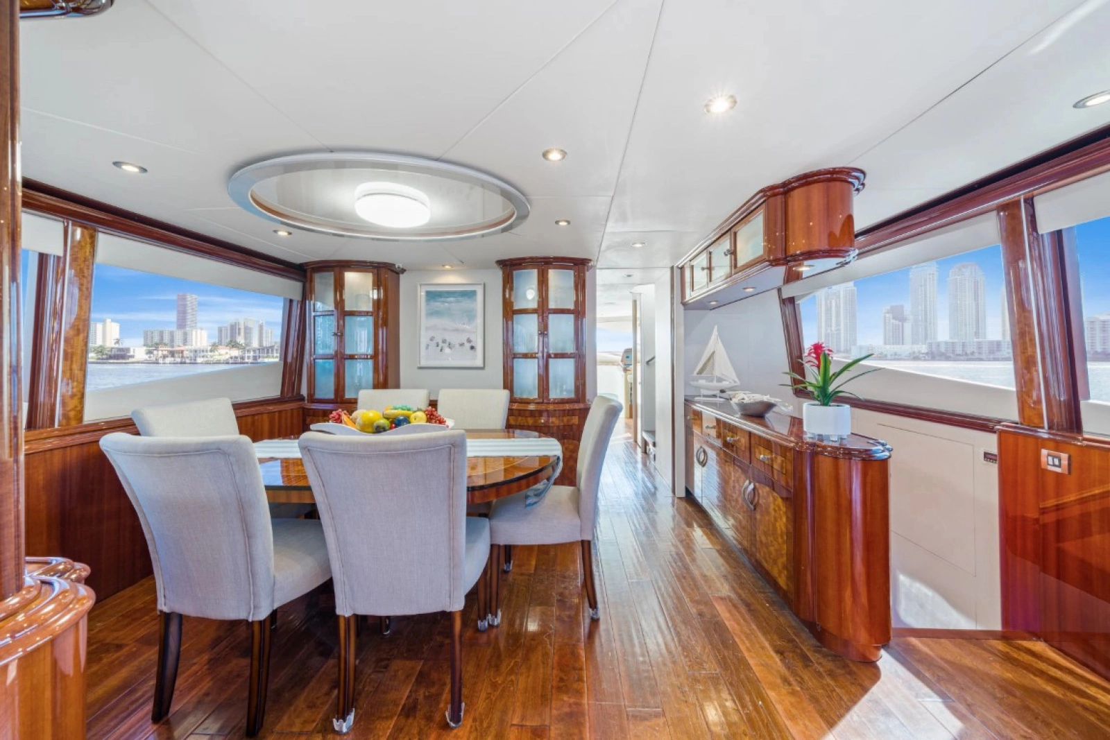 2004 Lazzara Yachts 80 Open Fly