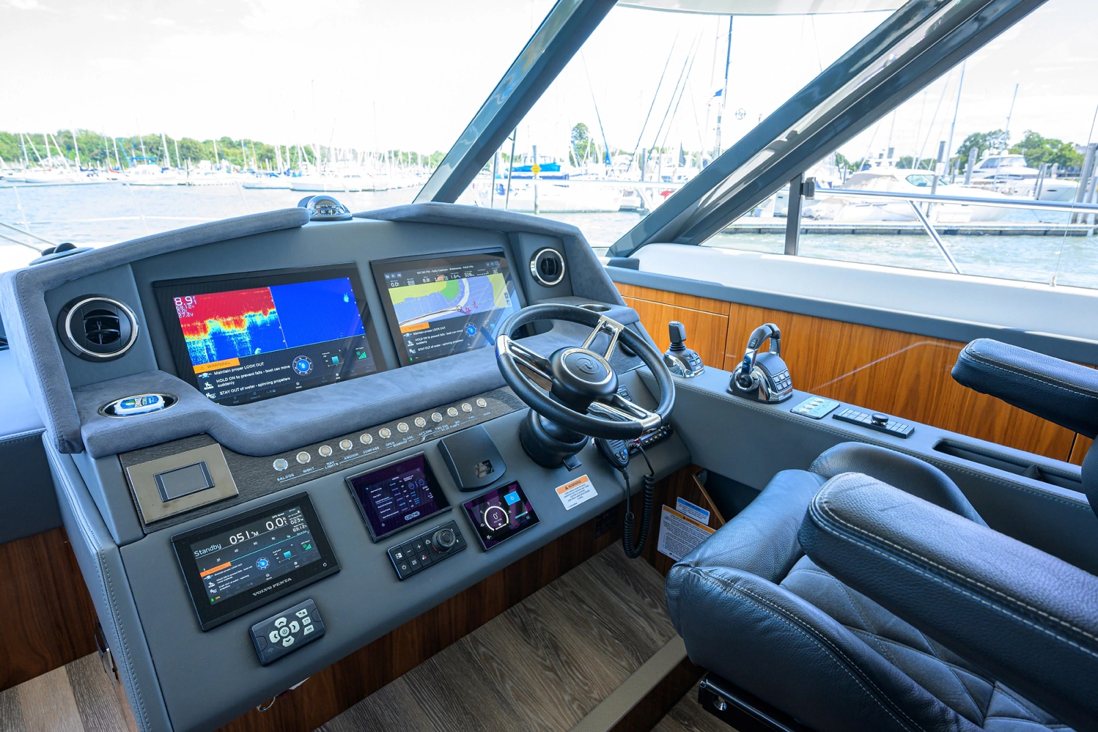 2023 Riviera 5400 Sport Yacht