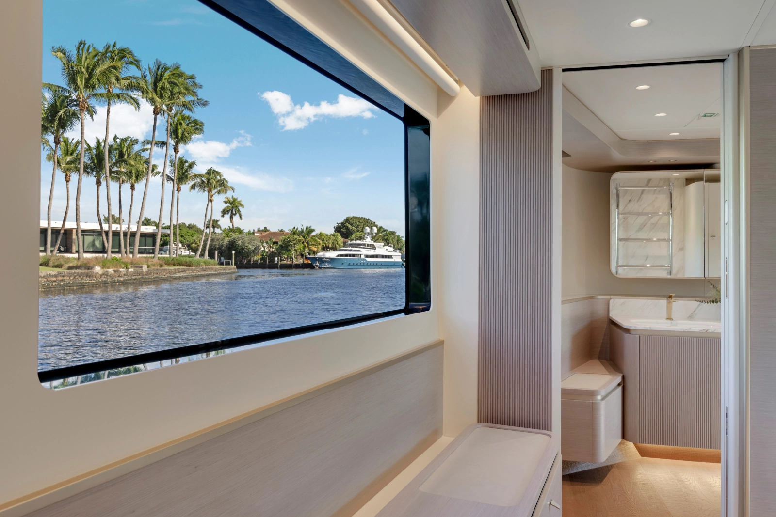 70 FLY 70ft Absolute Yacht For Sale