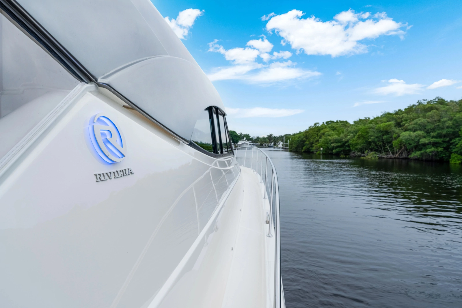 6000 SPORT YACHT 60ft Riviera Yacht For Sale