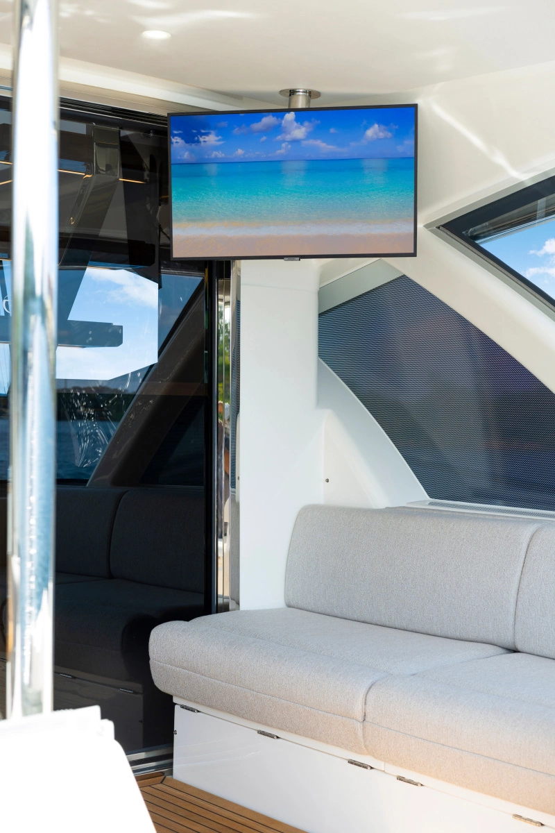50 SPORTS MOTOR YACHT 50ft Riviera Yacht For Sale