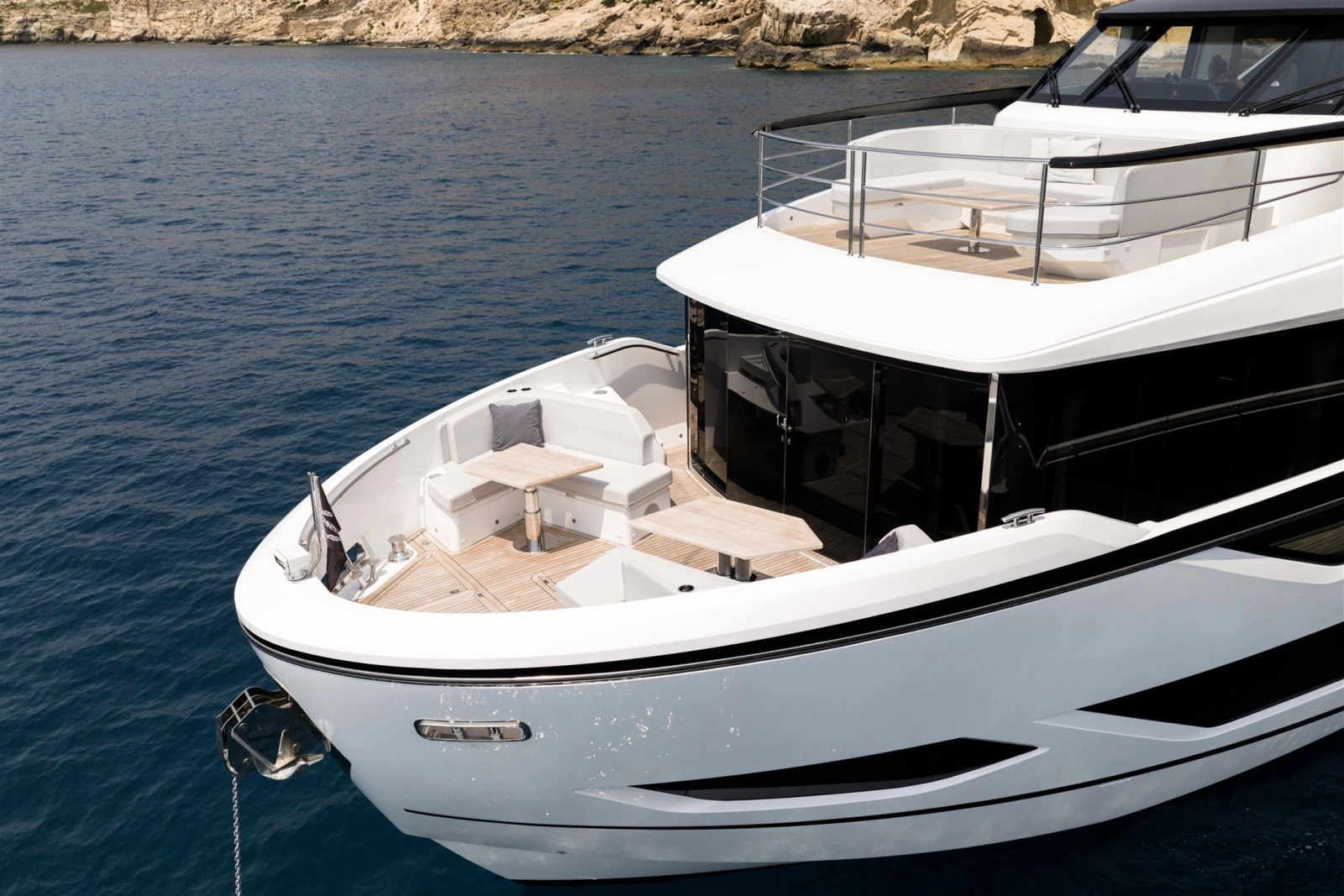 82 OCEAN ENCLOSED 82ft Sunseeker Yacht For Sale