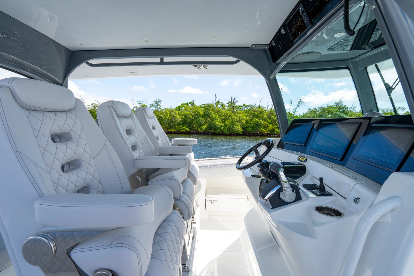 42 Lujo 42ft HCB Yacht For Sale