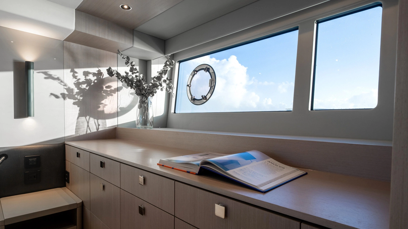 MANHATTAN 56 56ft Sunseeker Yacht For Sale