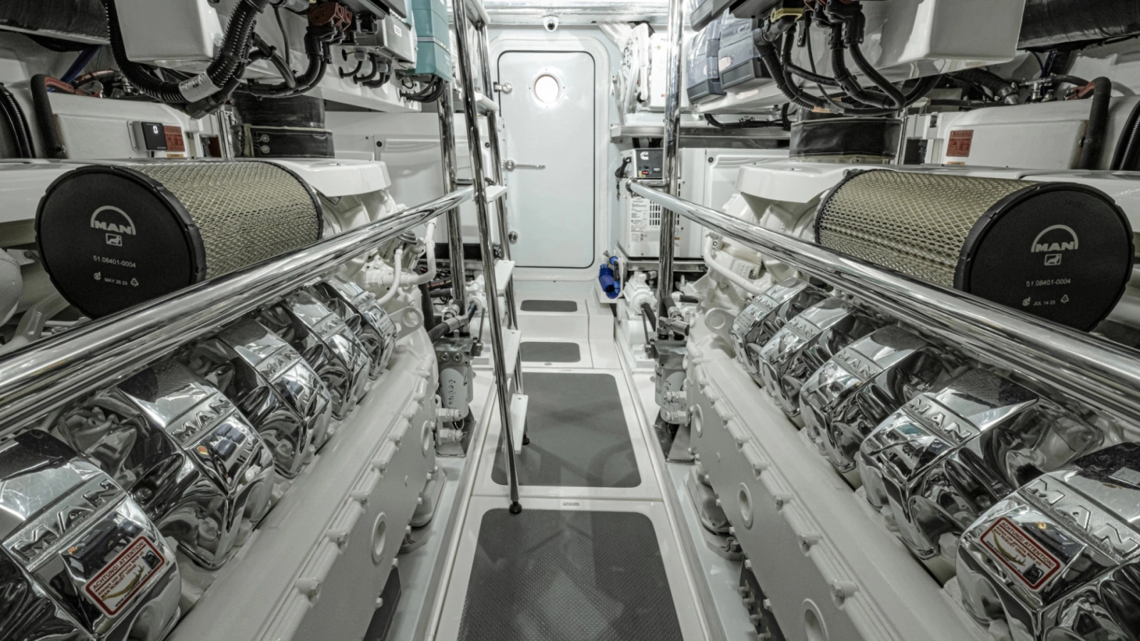 645 SUV 65ft Riviera Yacht For Sale