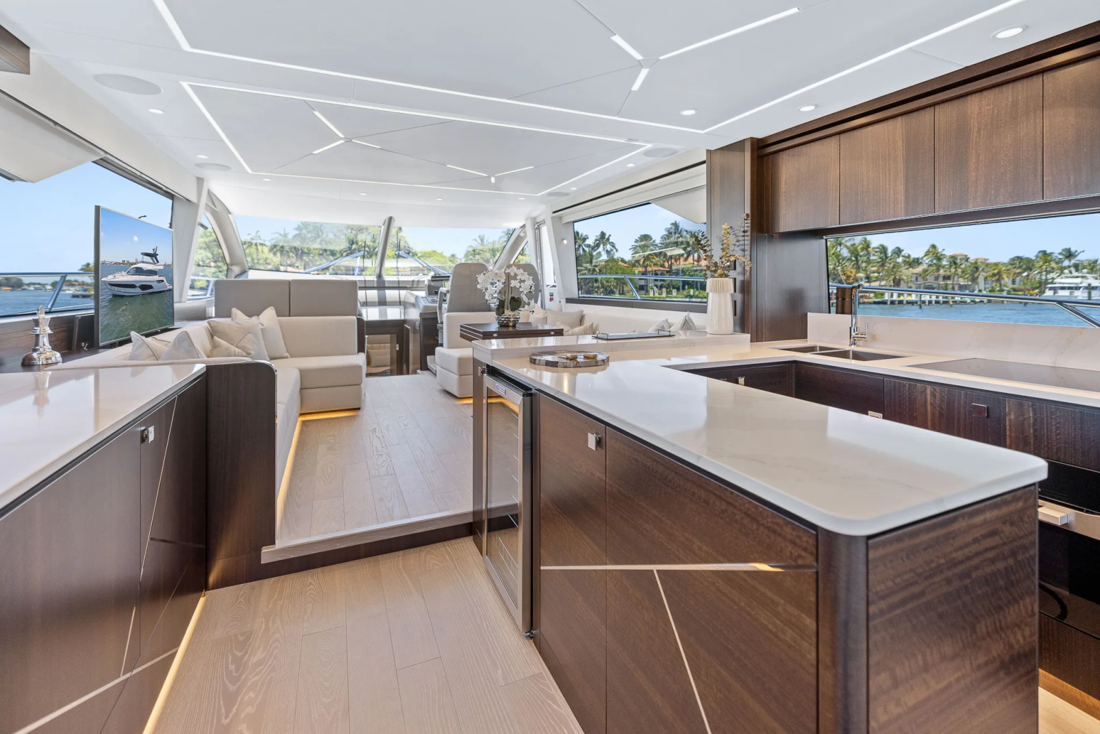 2024 Sunseeker Manhattan 68
