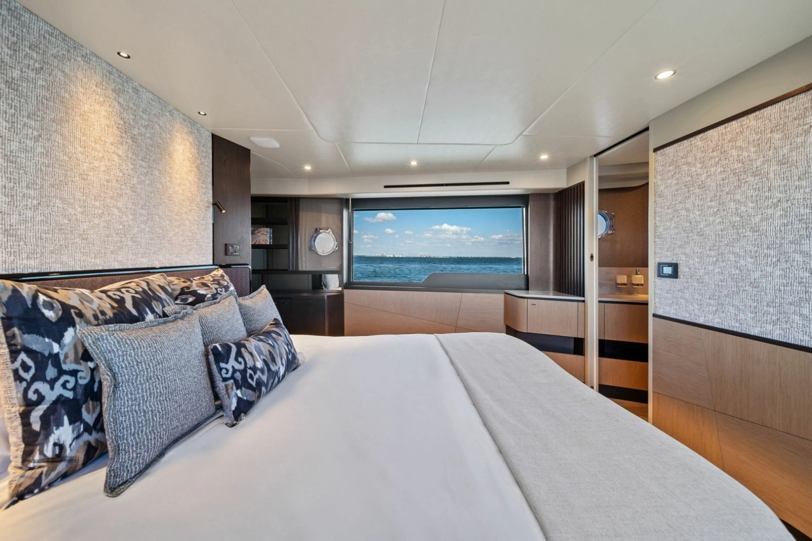 New 2027 56 Absolute Fly 56ft Absolute Yacht For Sale