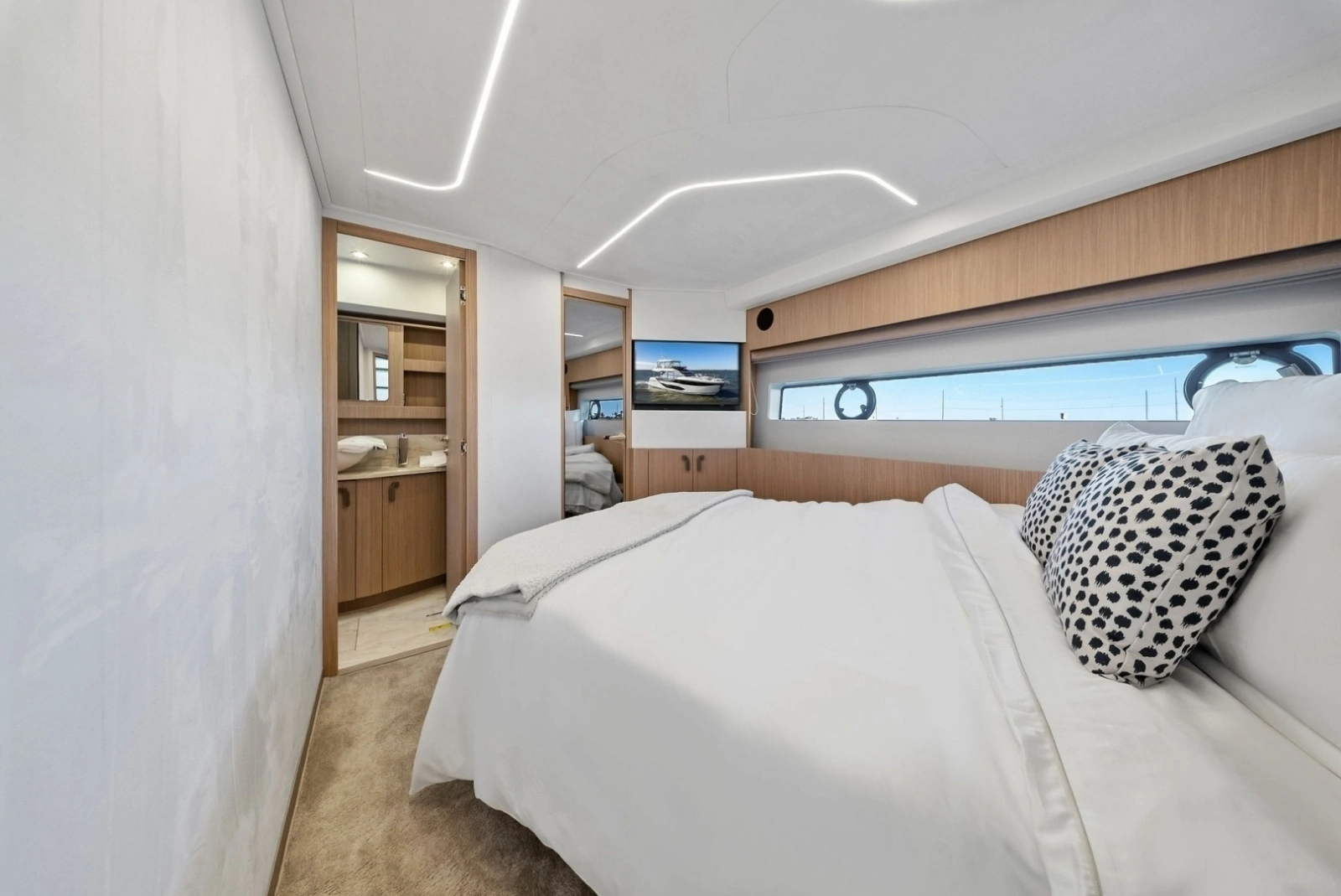 2026 F5.7 Prestige Yachts VIP Stateroom