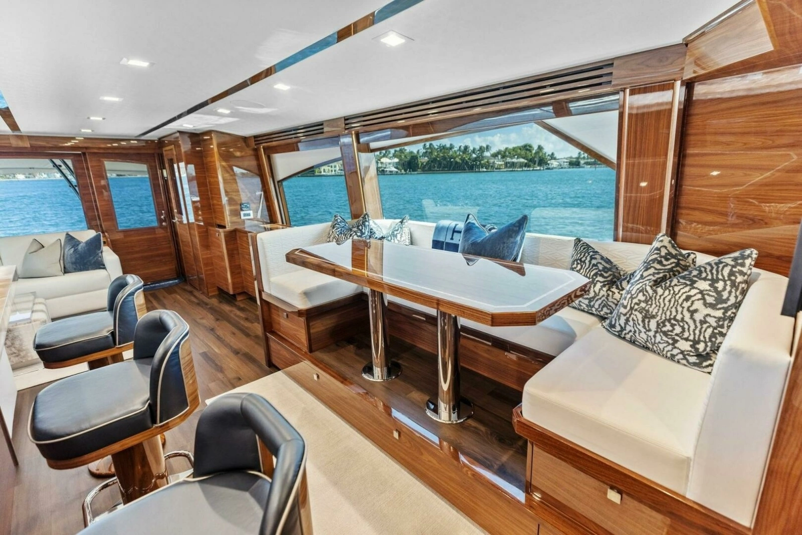 2026 Viking 82 Convertible- TEAM HARVEY I- Dinette