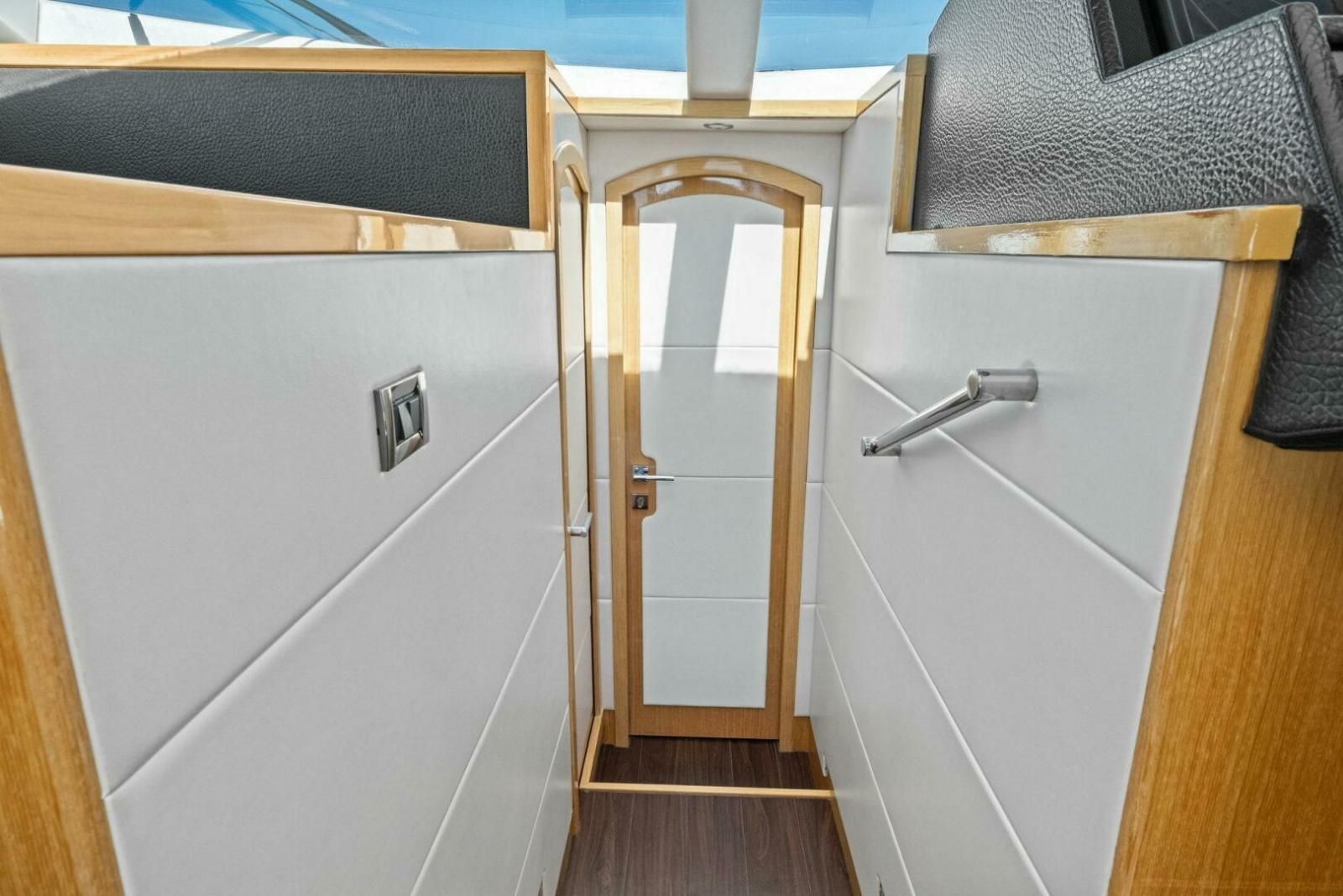 47' 2018 Mares 47 Outboard Express Catamaran