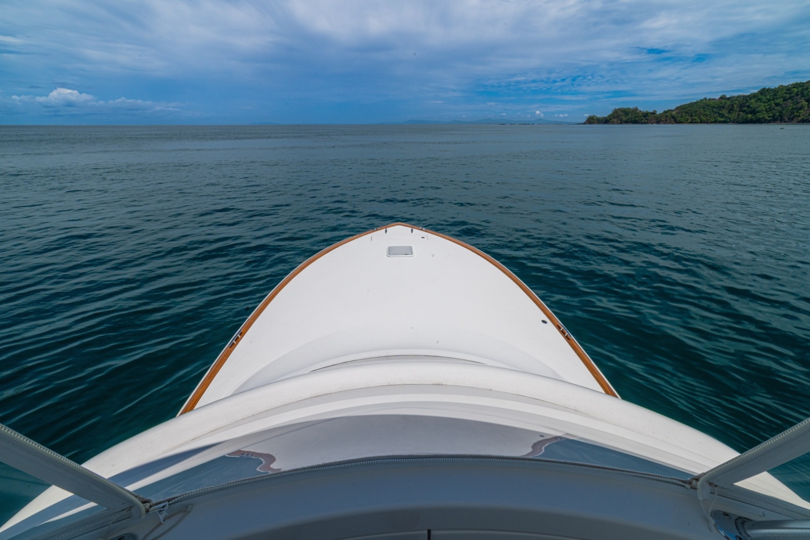 2023 Viking 46 Billfish Bow