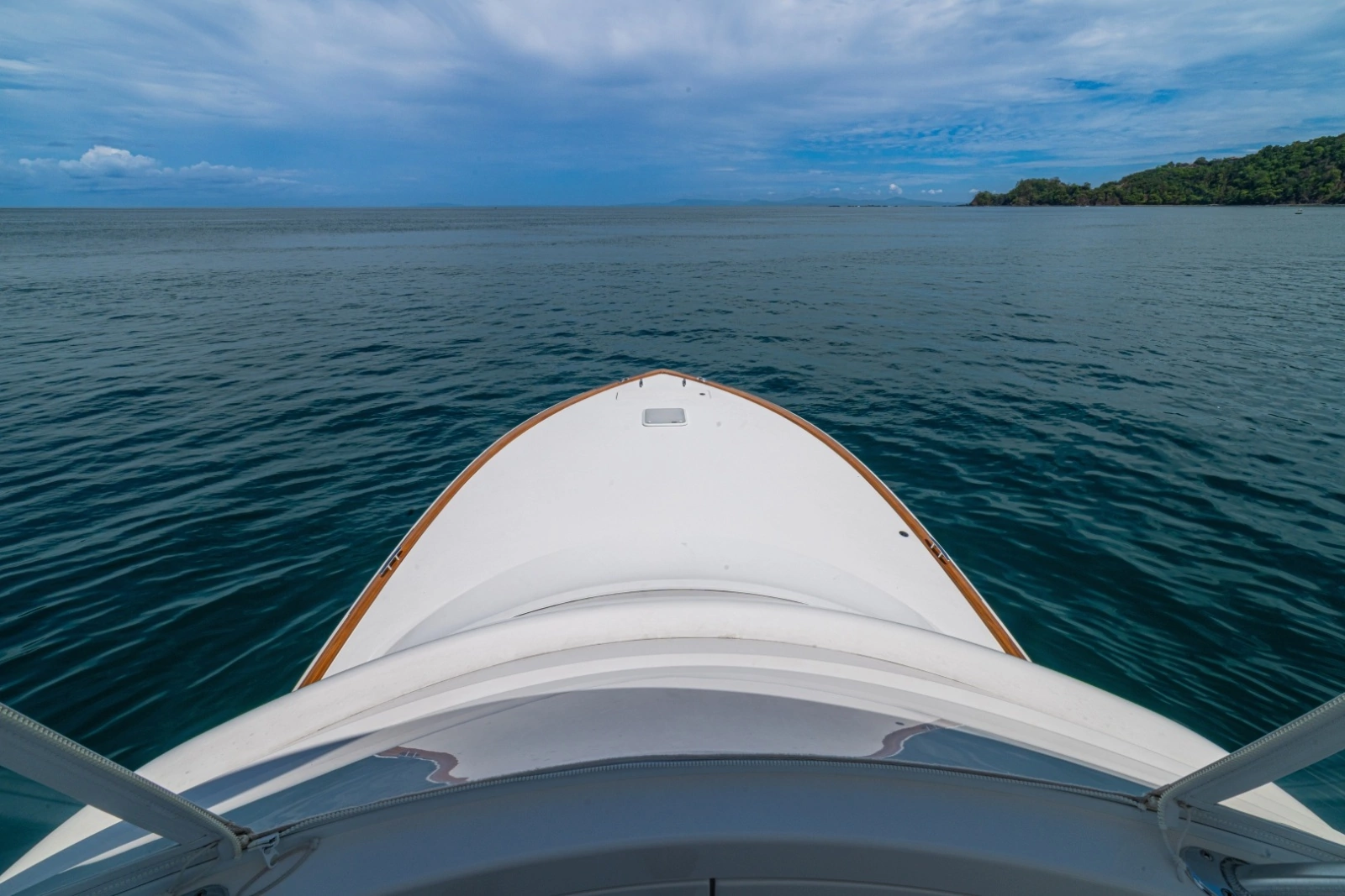 2023 Viking 46 Billfish Bow