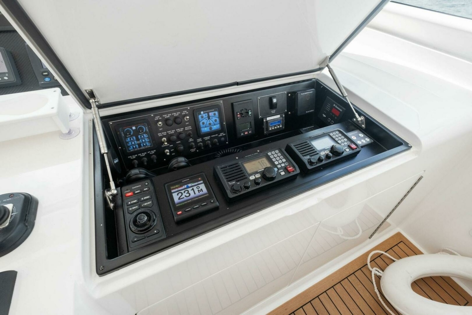 52' 2015 Viking 52 OPEN
