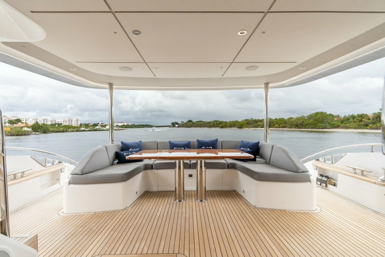 Princess 80 LANIKAI - Aft Deck