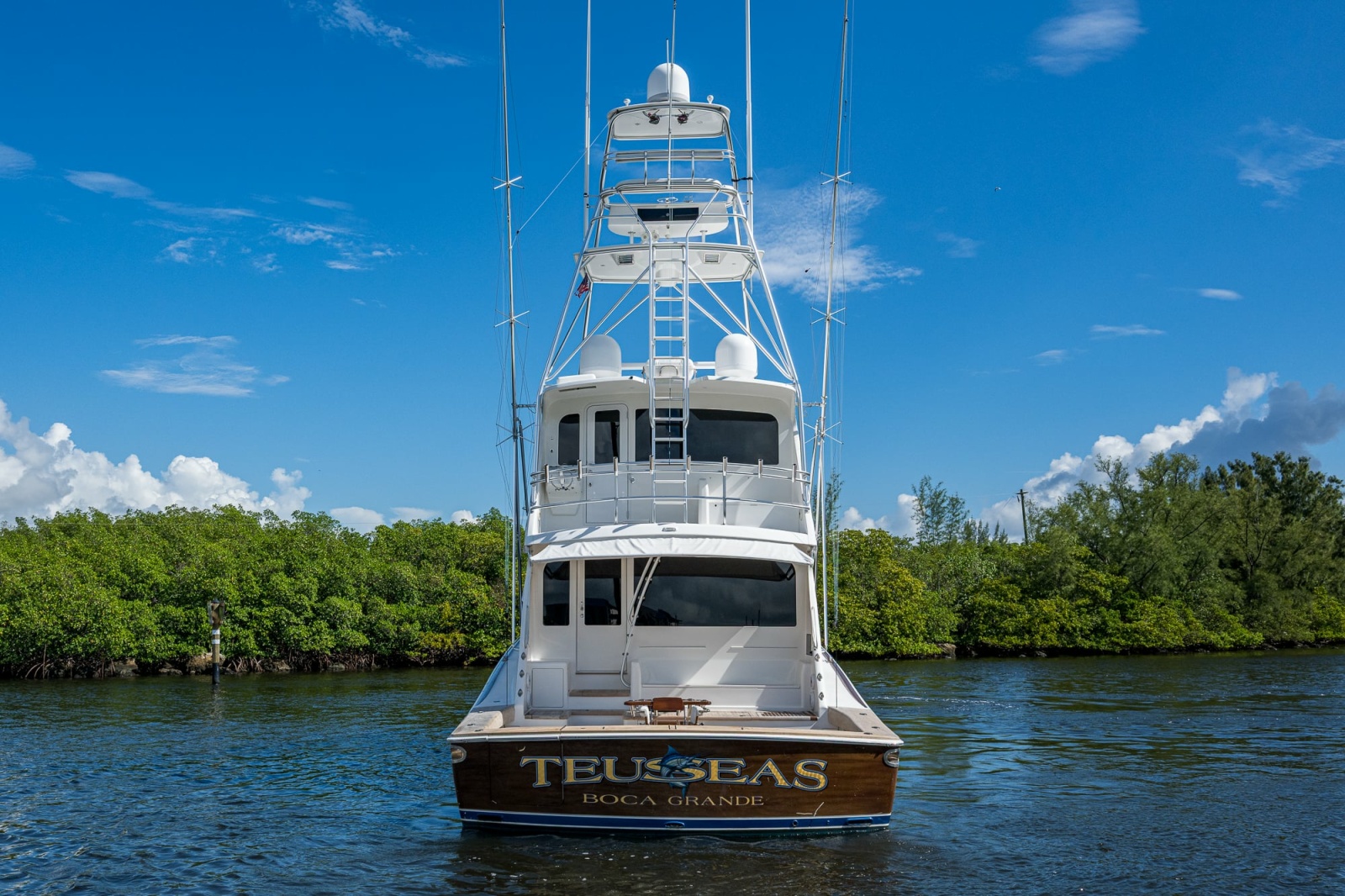 2011 Viking 76 Enclosed Bridge