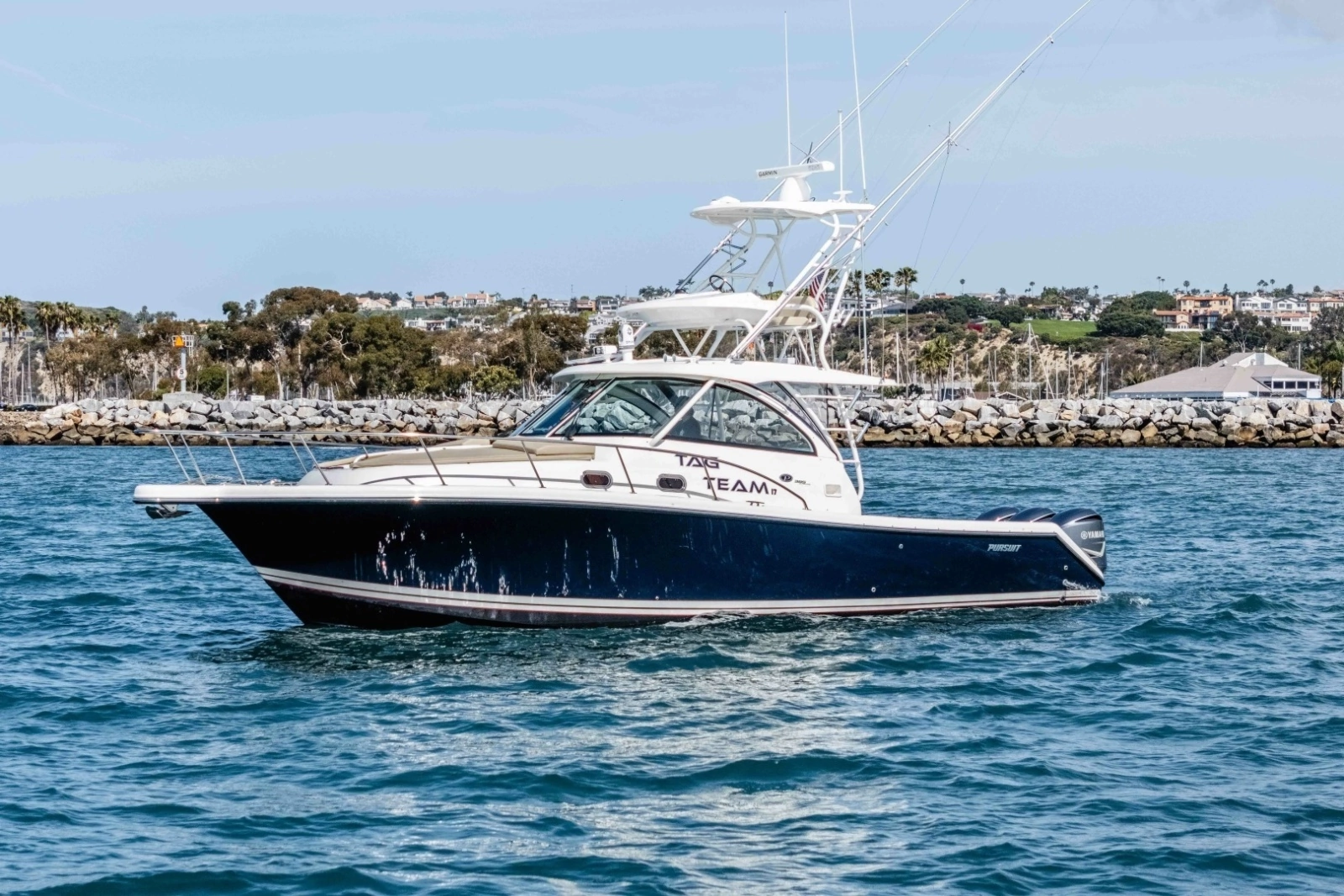 2018 Pursuit 385 Offshore photo 25