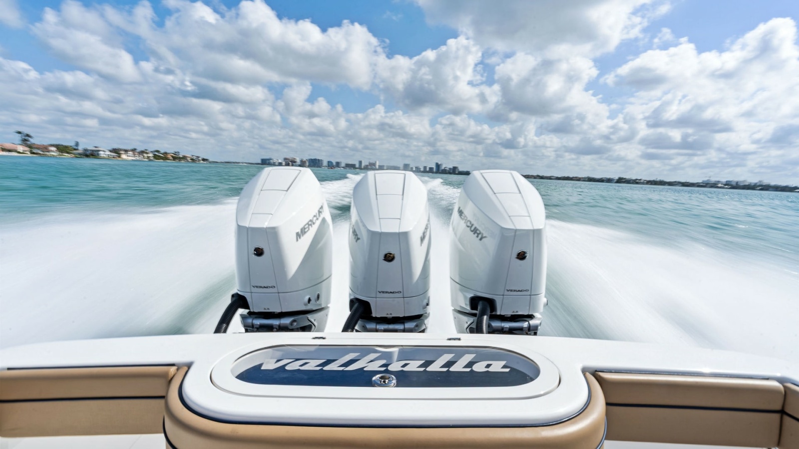 Triple Outboard Engines in Action