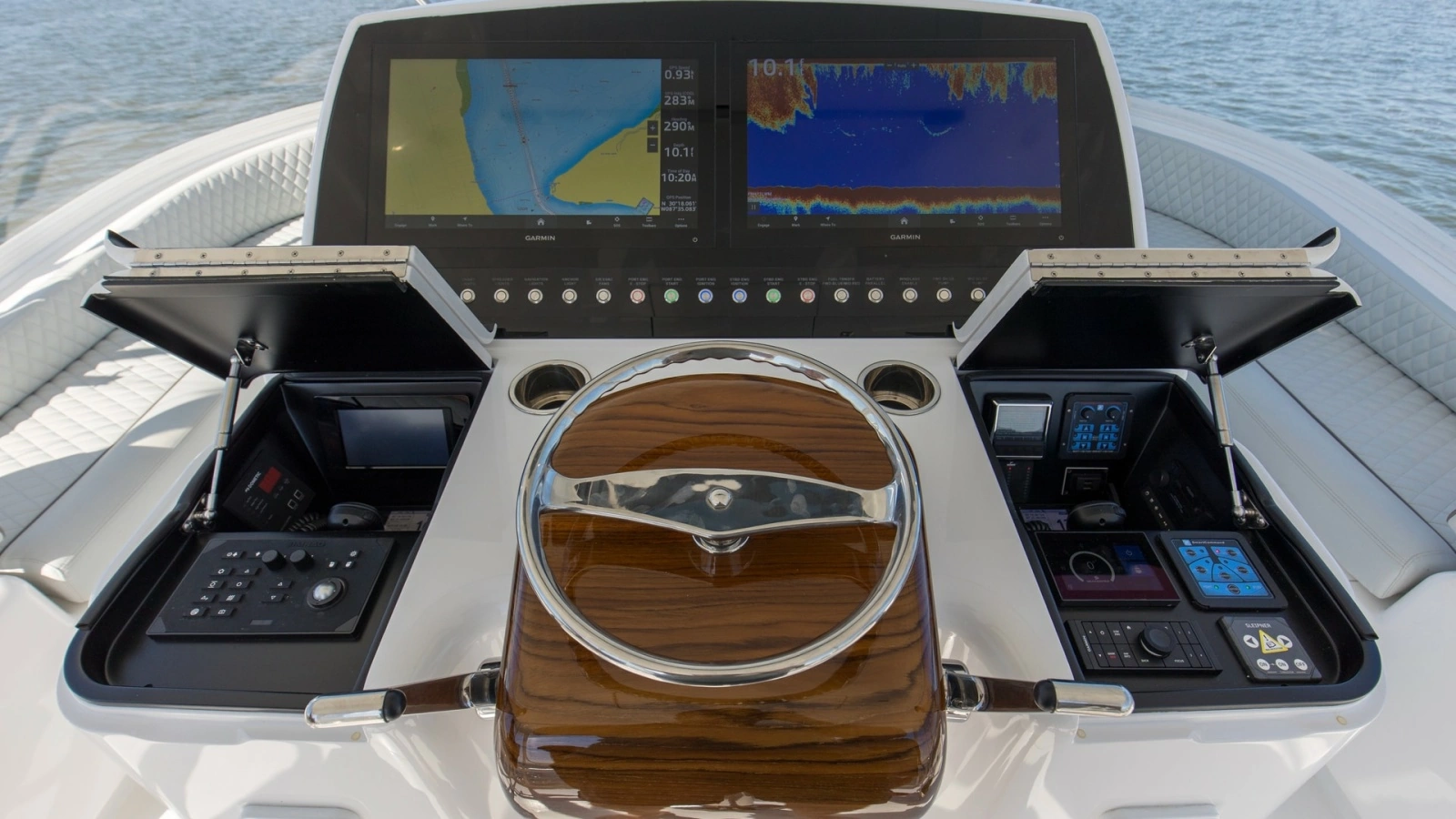 Flybridge Helm Station with Electronics