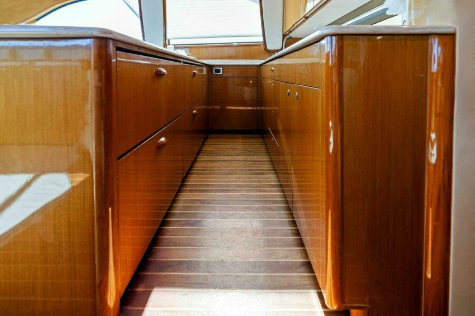 2003 Viking 48 Convertible photo 29