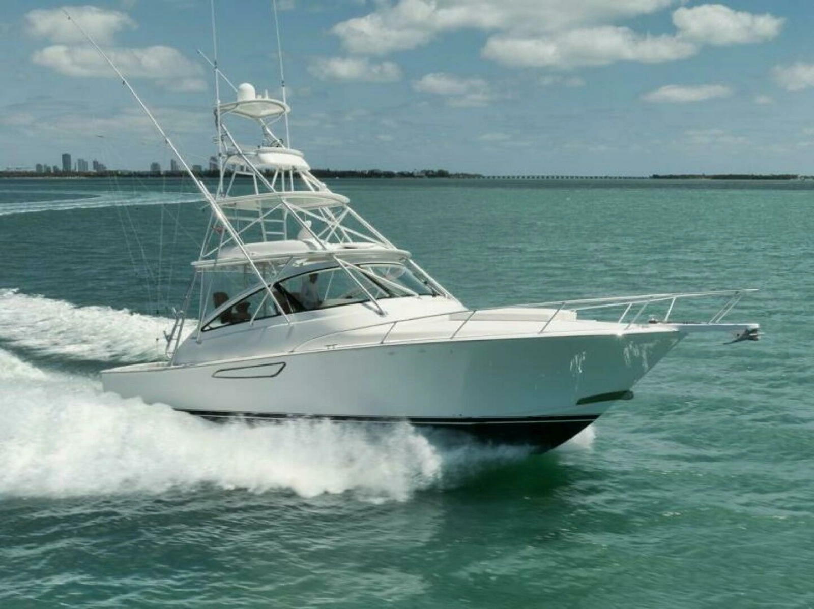 Viking 42 GAMECHANGER - Running Shot