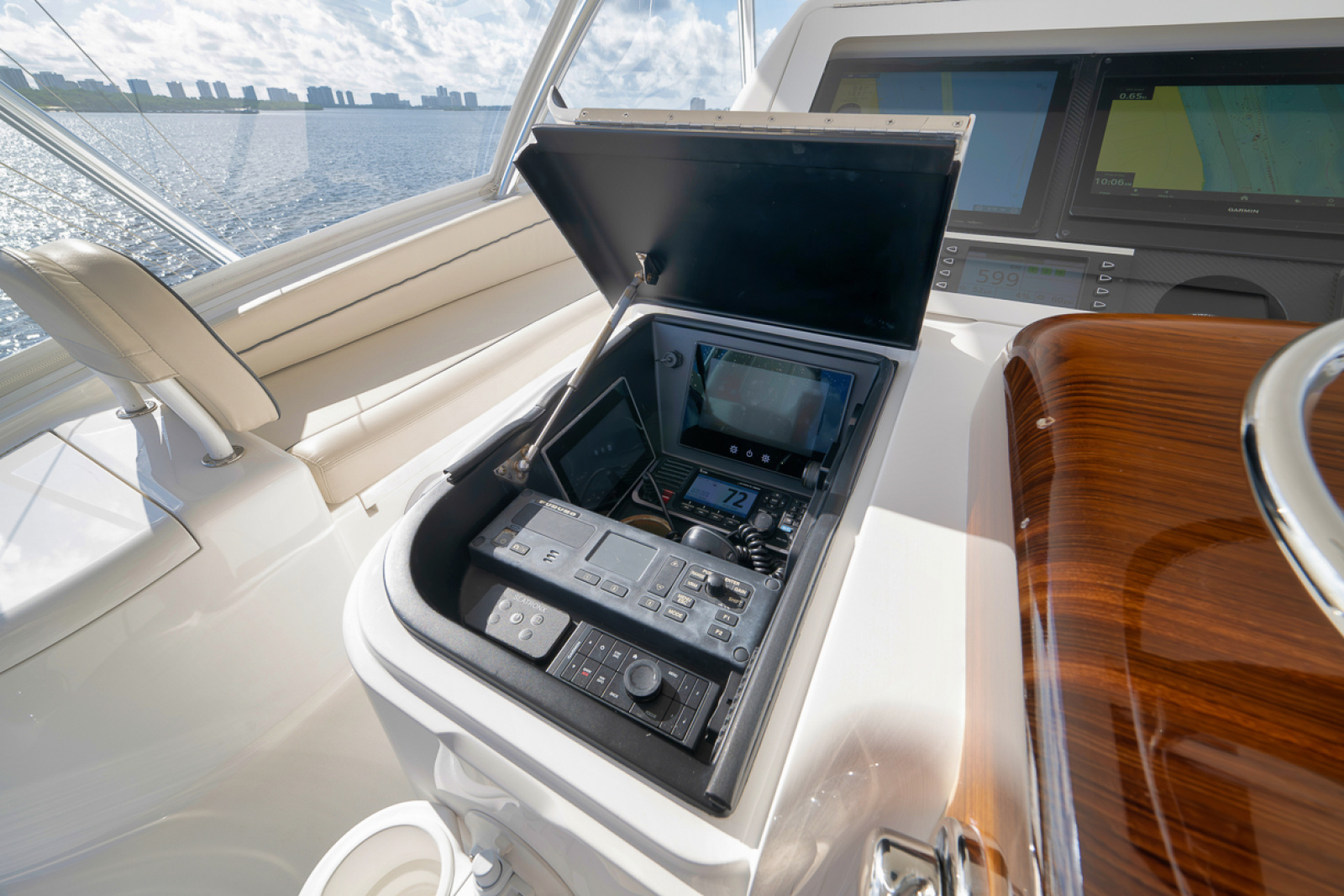 2020 Viking 68 Convertible