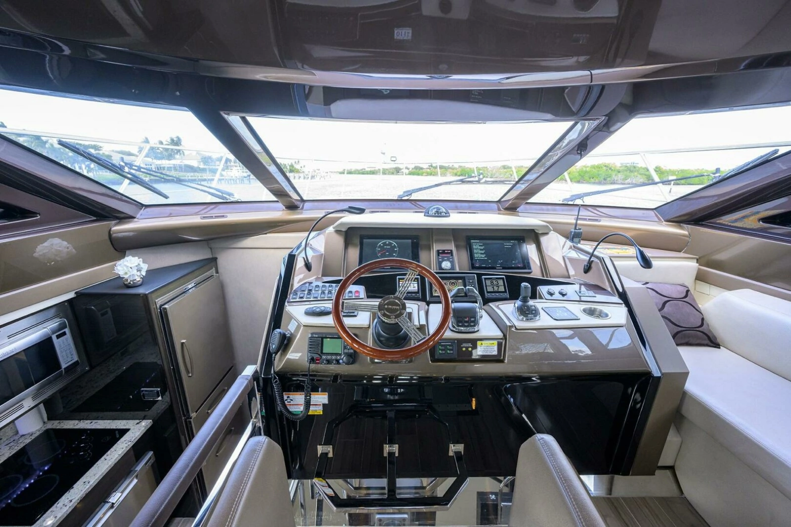 Marquis 66 ANDIAMO - Lower Helm