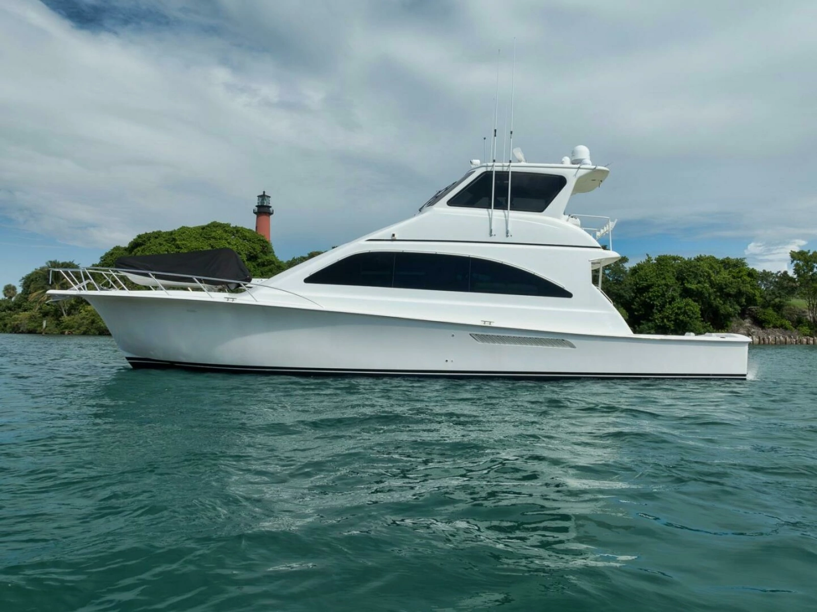 Ocean 57 Positive Attitude - Exterior Profile