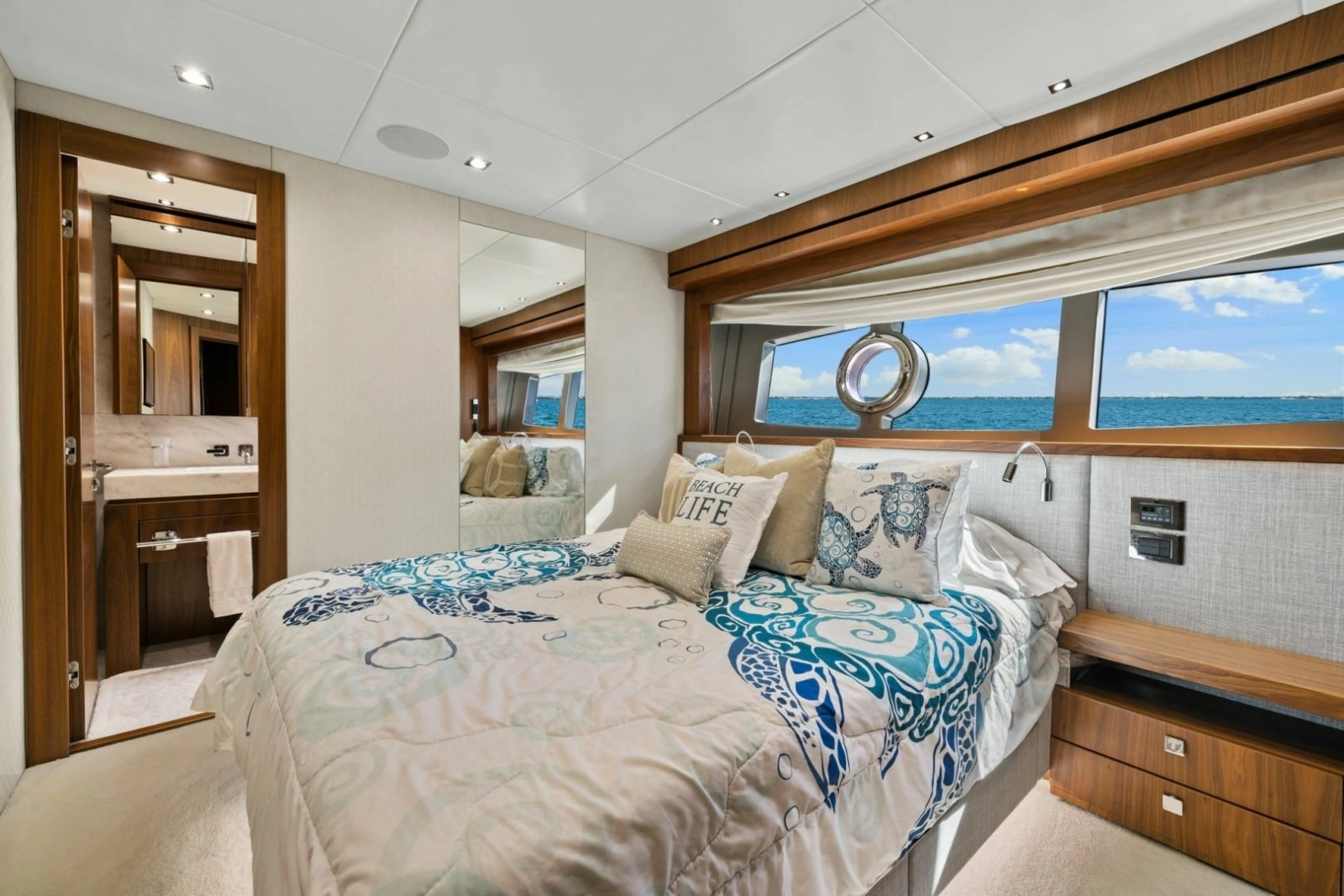 2018 Sunseeker 95 Motoryacht