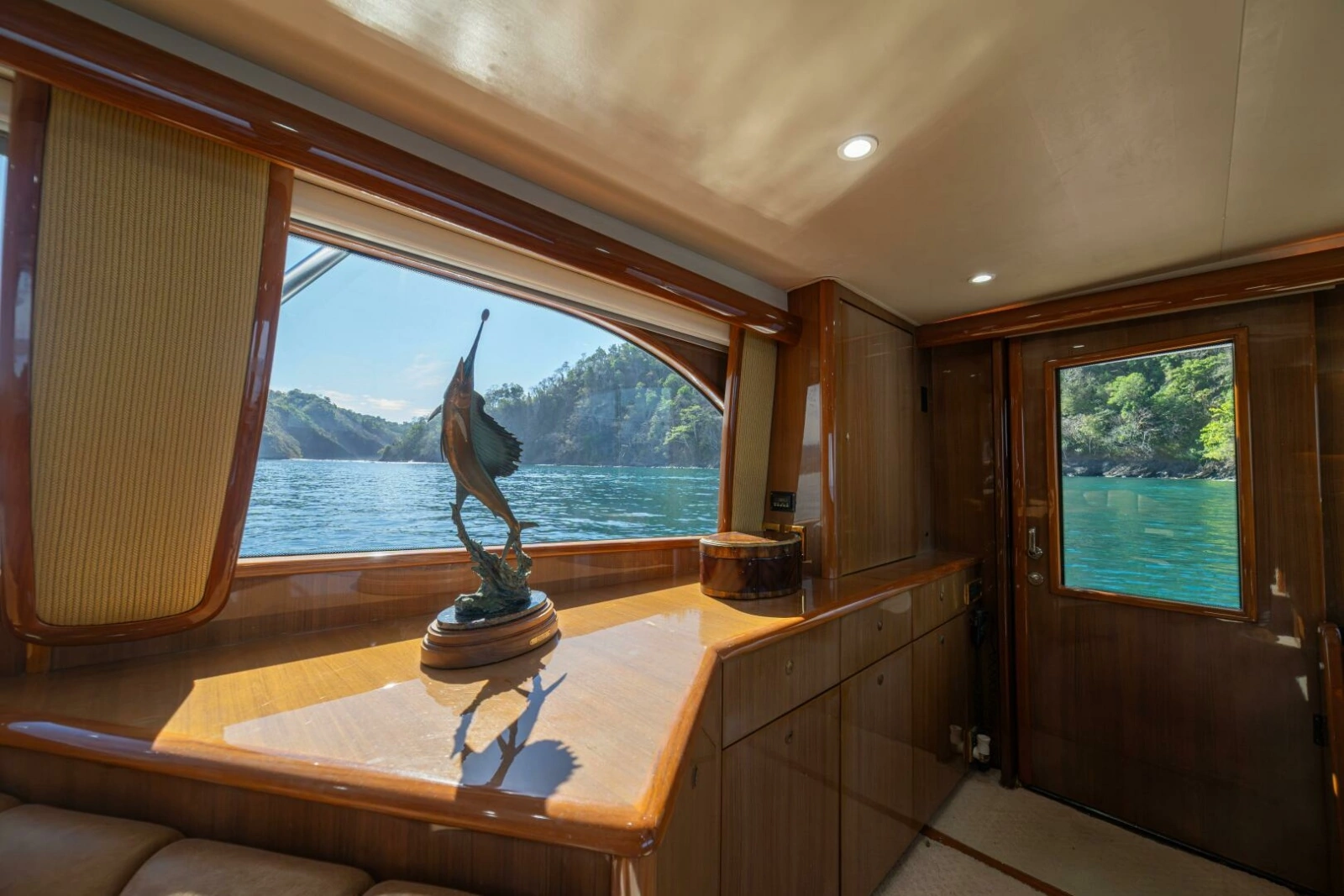 2006 Viking 56 "Scandaloso"