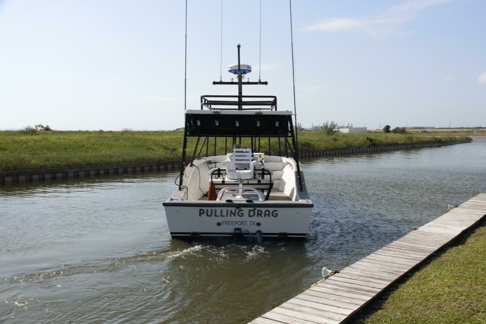 31' 1997 Custom 31 Center Console