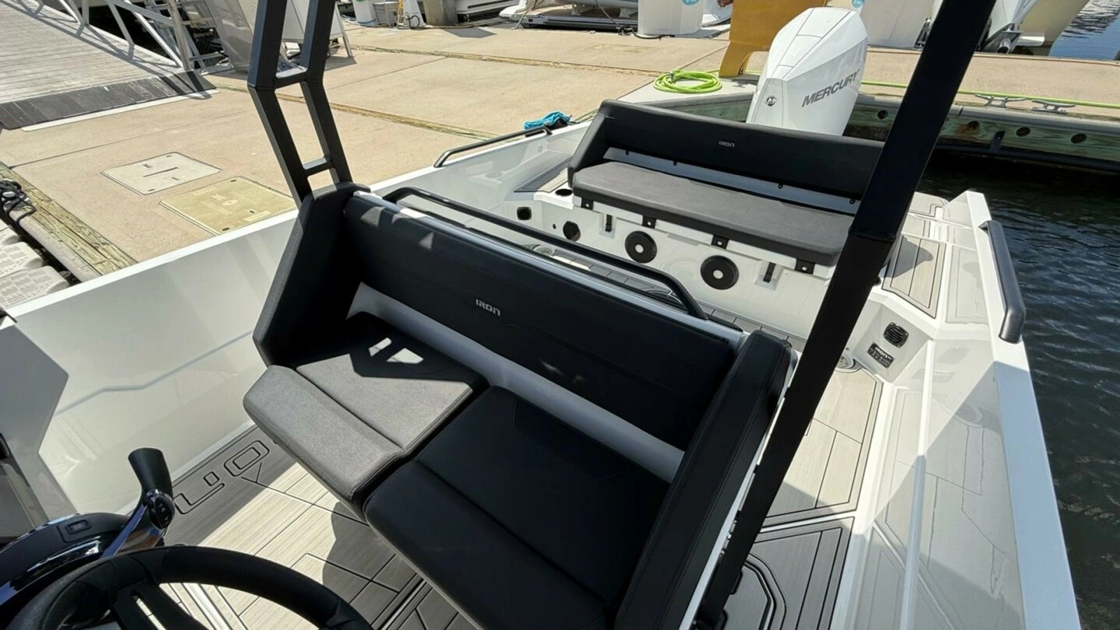 2024 Iron 27 Center Console